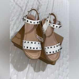 Cushion wedges